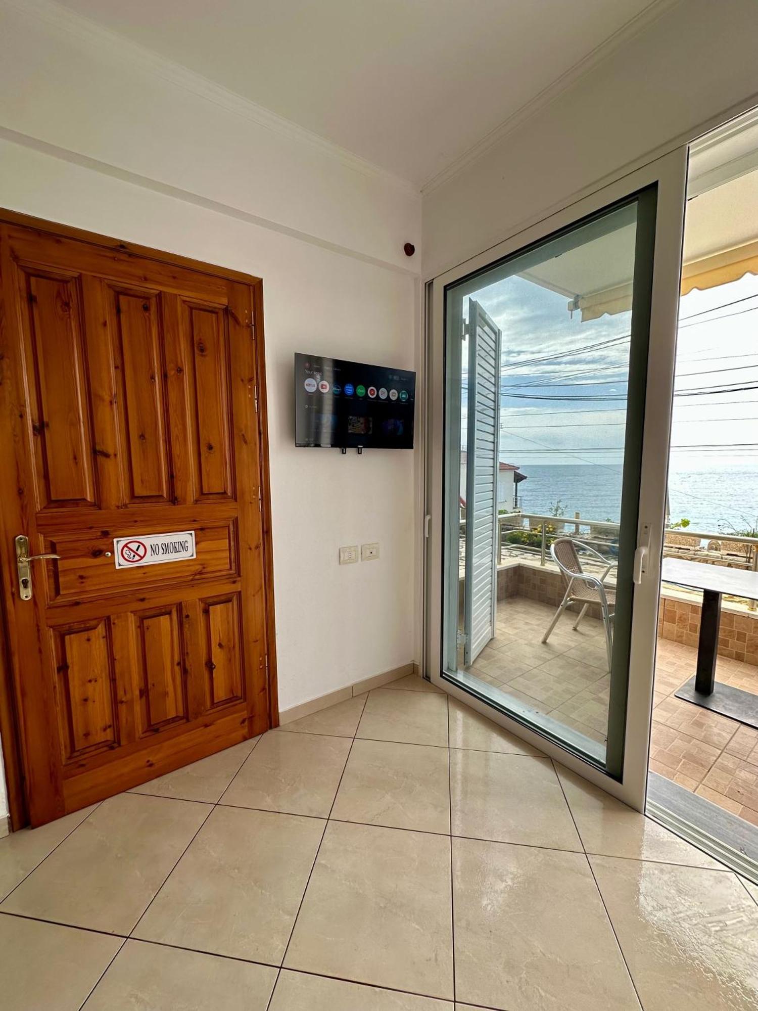 Fane'S Apartments Himare Exterior foto