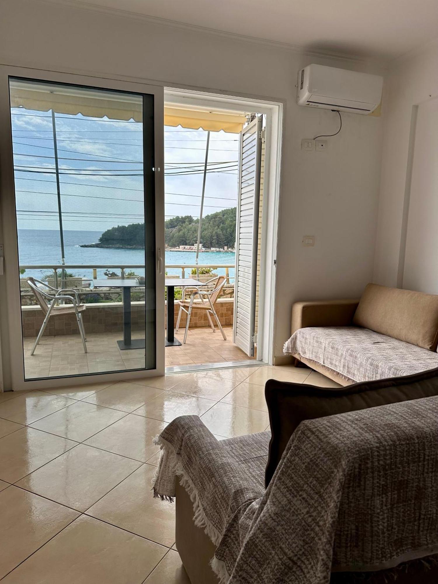 Fane'S Apartments Himare Exterior foto